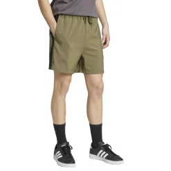 Essentials 3-stripes Chelsea short heren olive strata black*adidas Hot