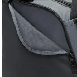 Brasilia 9.5 sporttas iron grey black*Nike Hot